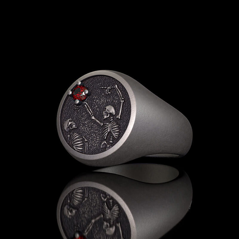 Give My Heart To You Red Gem Sterling Silver Skull Ring 02 | RoyalLuster.com