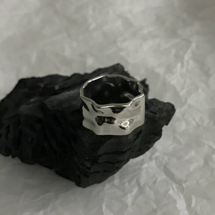 Minimalist Design Hammered 925 Sterling Silver Ring 03 | RoyalLuster.com