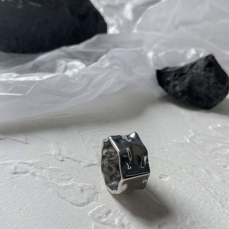 Minimalist Design Hammered 925 Sterling Silver Ring 04 | RoyalLuster.com