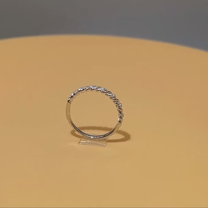 Minimalist Twist Moissanite 925 Sterling Silver Ring 05 | RoyalLuster.com