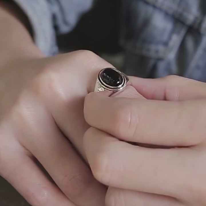Vintage Onyx Gemstone 925 Sterling Silver Ring 04 | RoyalLuster.com