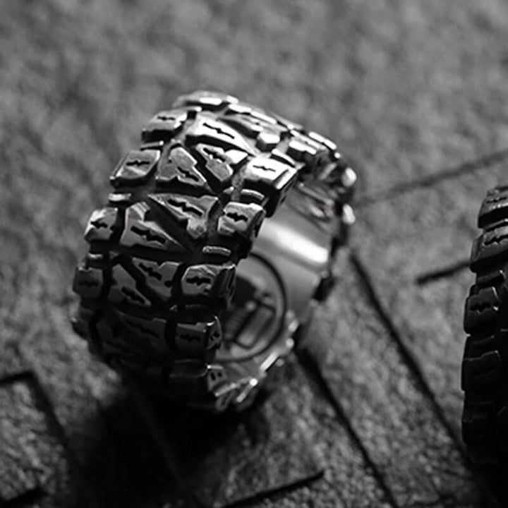 Tire 925 Sterling Silver Men's Biker Ring 04 | RoyalLuster.com