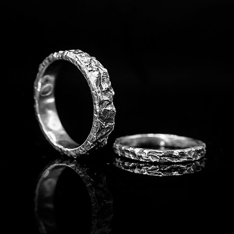 Vintage Hammered 925 Sterling Silver Ring 01 | Royalluster.com