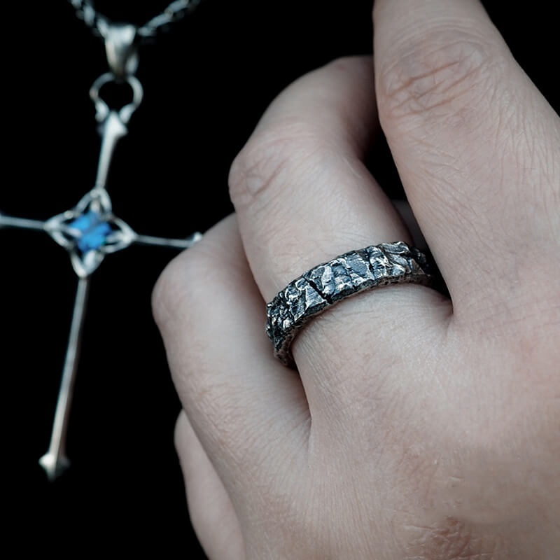 Vintage Hammered 925 Sterling Silver Ring 02 | Royalluster.com