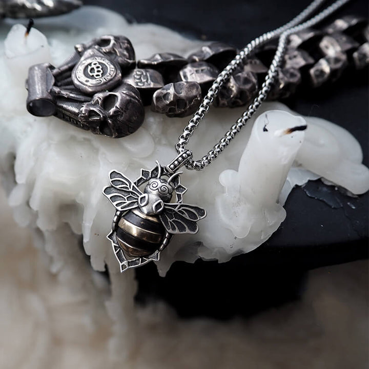Vintage Little Bee 925 Sterling Silver Necklace