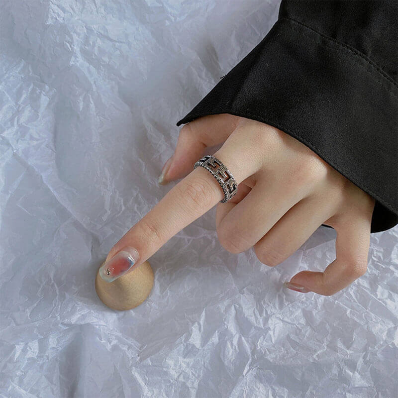 Vintage Pattern Hollow 925 Sterling Silver Ring 02 | RoyalLuster.com