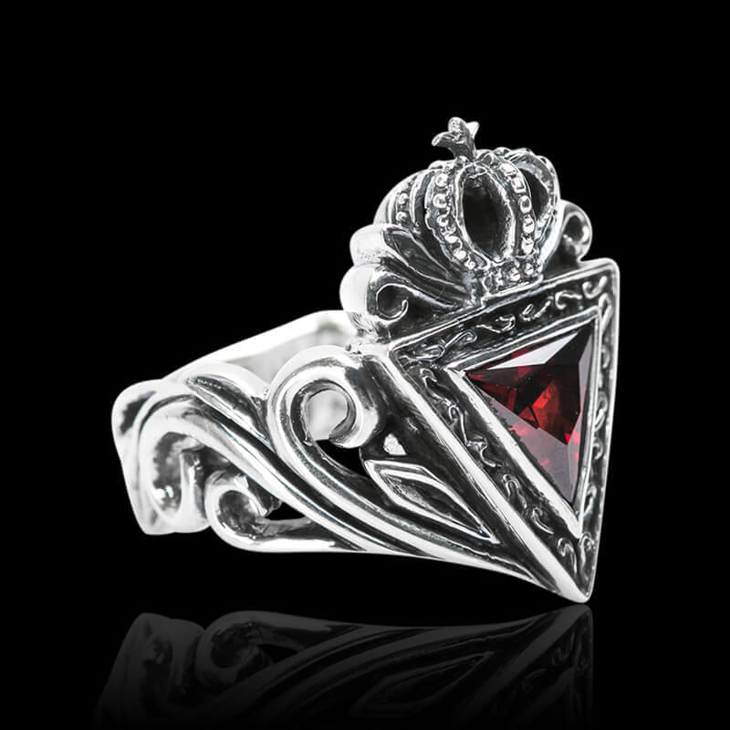 Vintage Triangle Crown 925 Sterling Silver Ring 01 | RoyalLuster.com