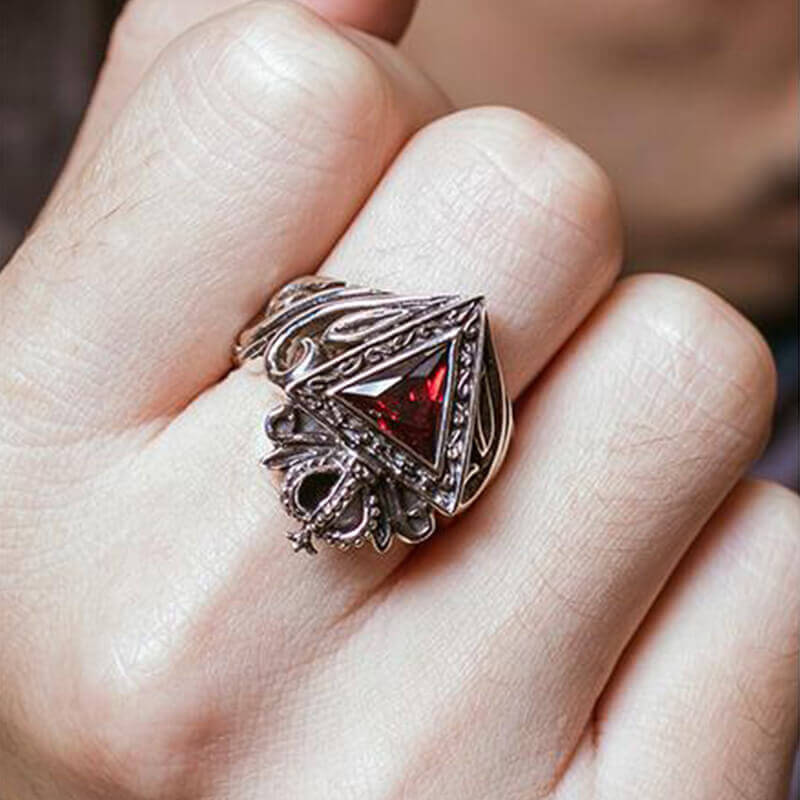 Vintage Triangle Crown 925 Sterling Silver Ring 02 | RoyalLuster.com