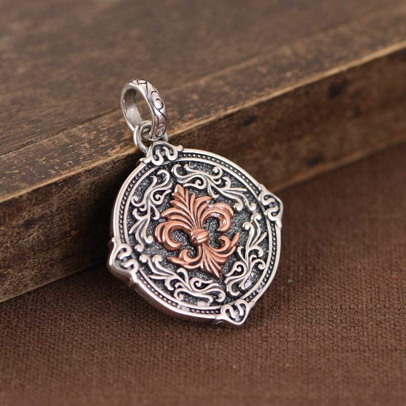 Vintage Vine Praying Hands 925 Sterling Silver Pendant 05 | RoyalLuster.com