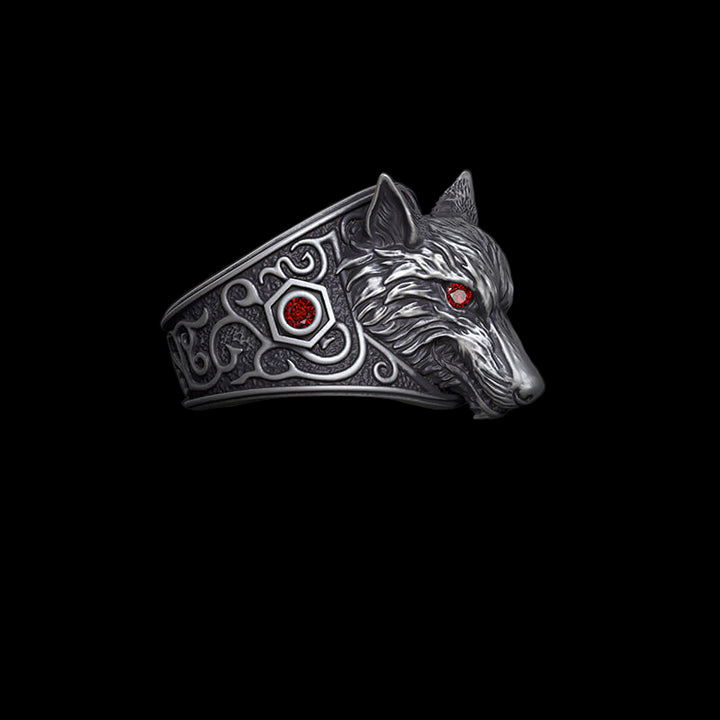 Vintage Red Eyed Wolf Zircon Sterling Silver Ring | RoyalLuster.com